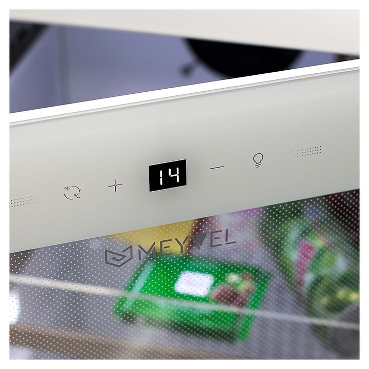 Холодильник для косметики и напитков MEYVEL MD105-White - фото №8